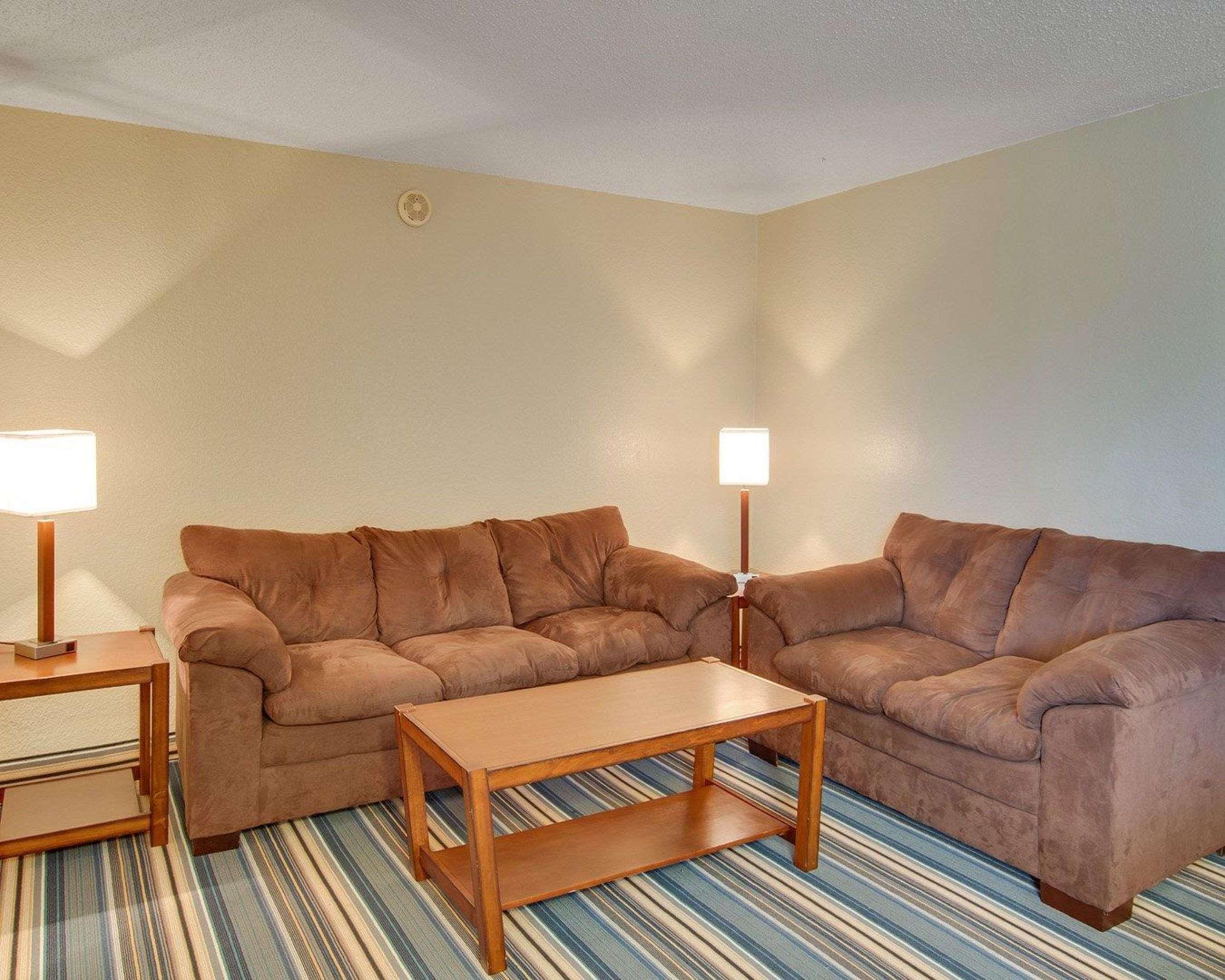 Days Inn By Wyndham Gatesville Bagian luar foto
