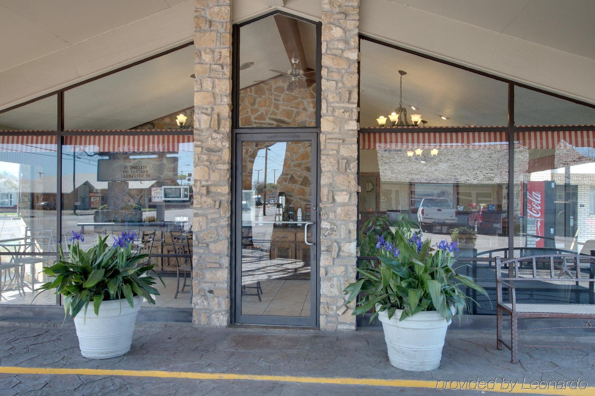 Days Inn By Wyndham Gatesville Bagian luar foto